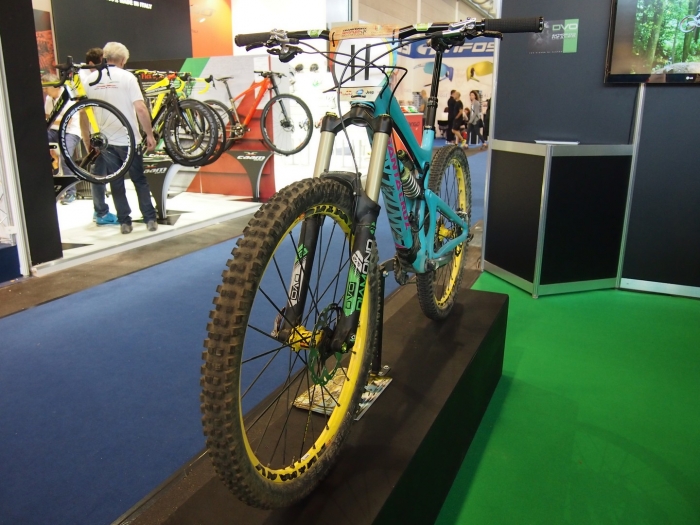 Блог компании AlienBike.ru: Стенд DVO на Евробайке - Седрик и его Nomad, Antidote Lifeline.