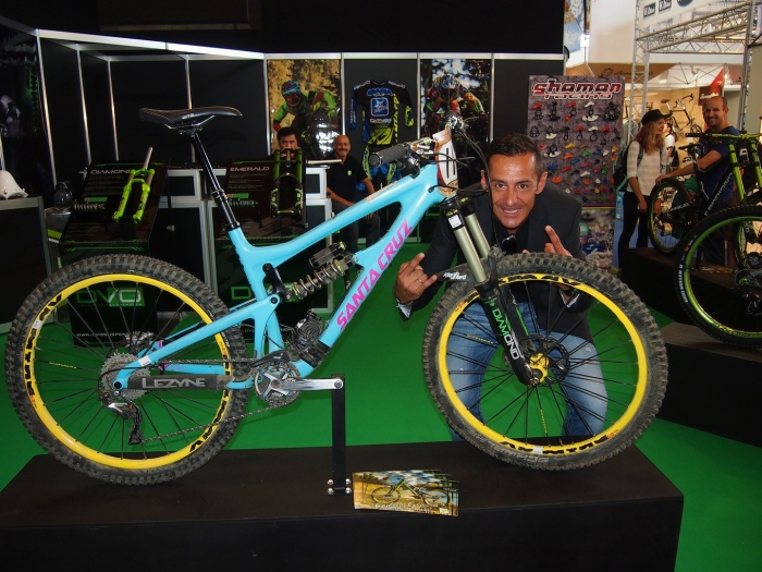 CG и SC Блог компании AlienBike.ru: Стенд DVO на Евробайке - Седрик и его Nomad, Antidote Lifeline.